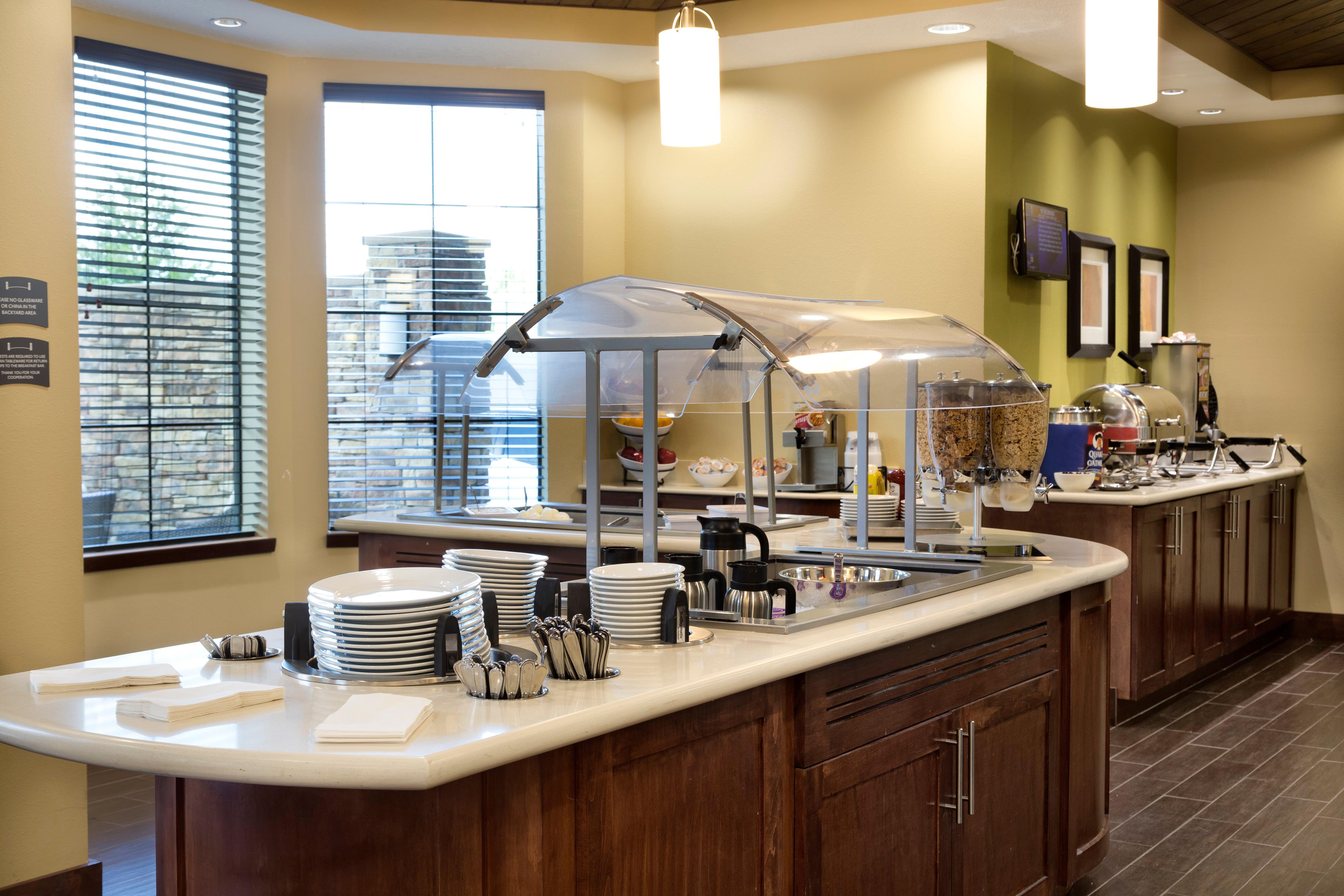 Williamsburg Staybridge Suites Orlando At Seaworld By Ihg - Free Parking & Shuttle To Seaworld Parks מראה חיצוני תמונה
