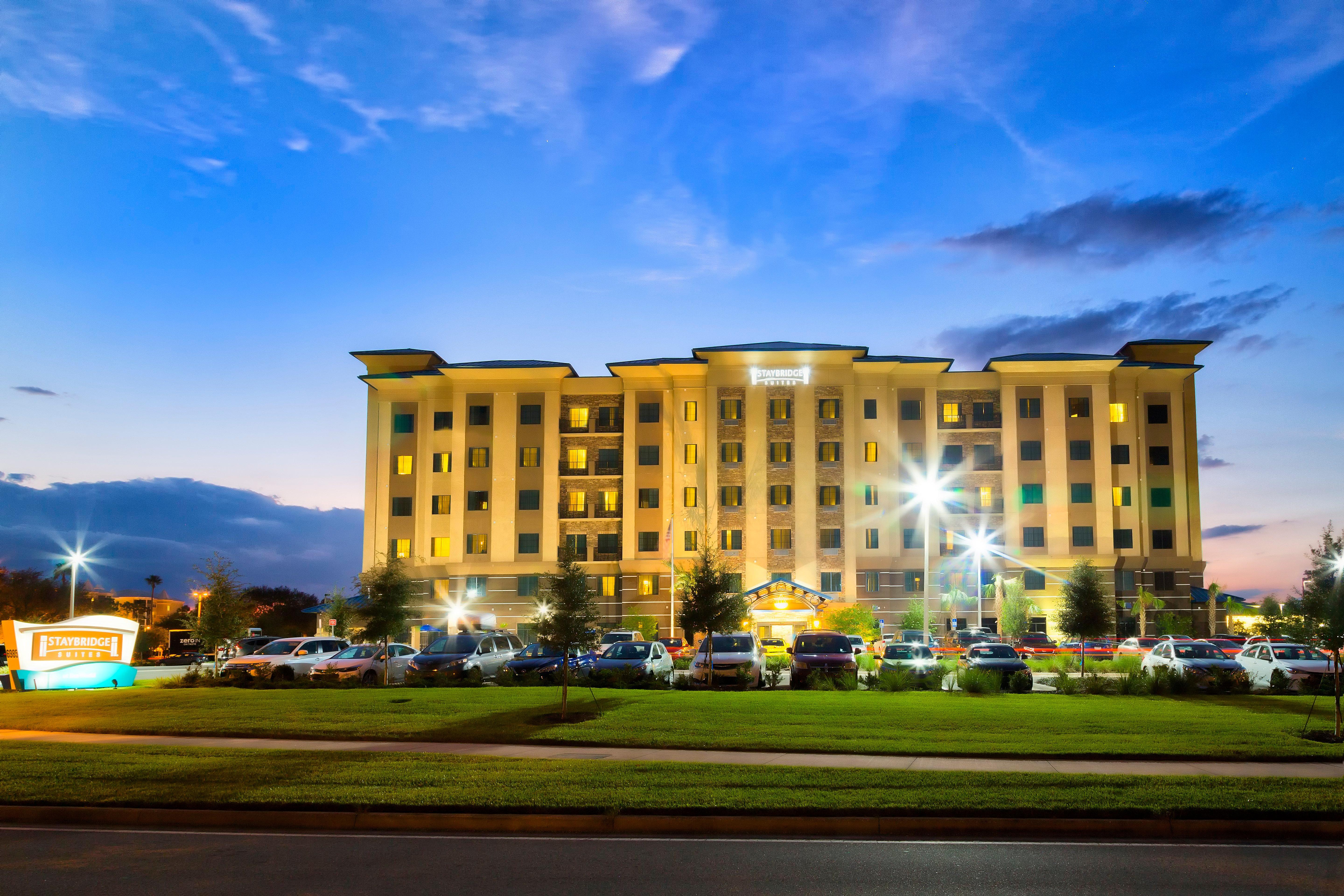 Williamsburg Staybridge Suites Orlando At Seaworld By Ihg - Free Parking & Shuttle To Seaworld Parks מראה חיצוני תמונה