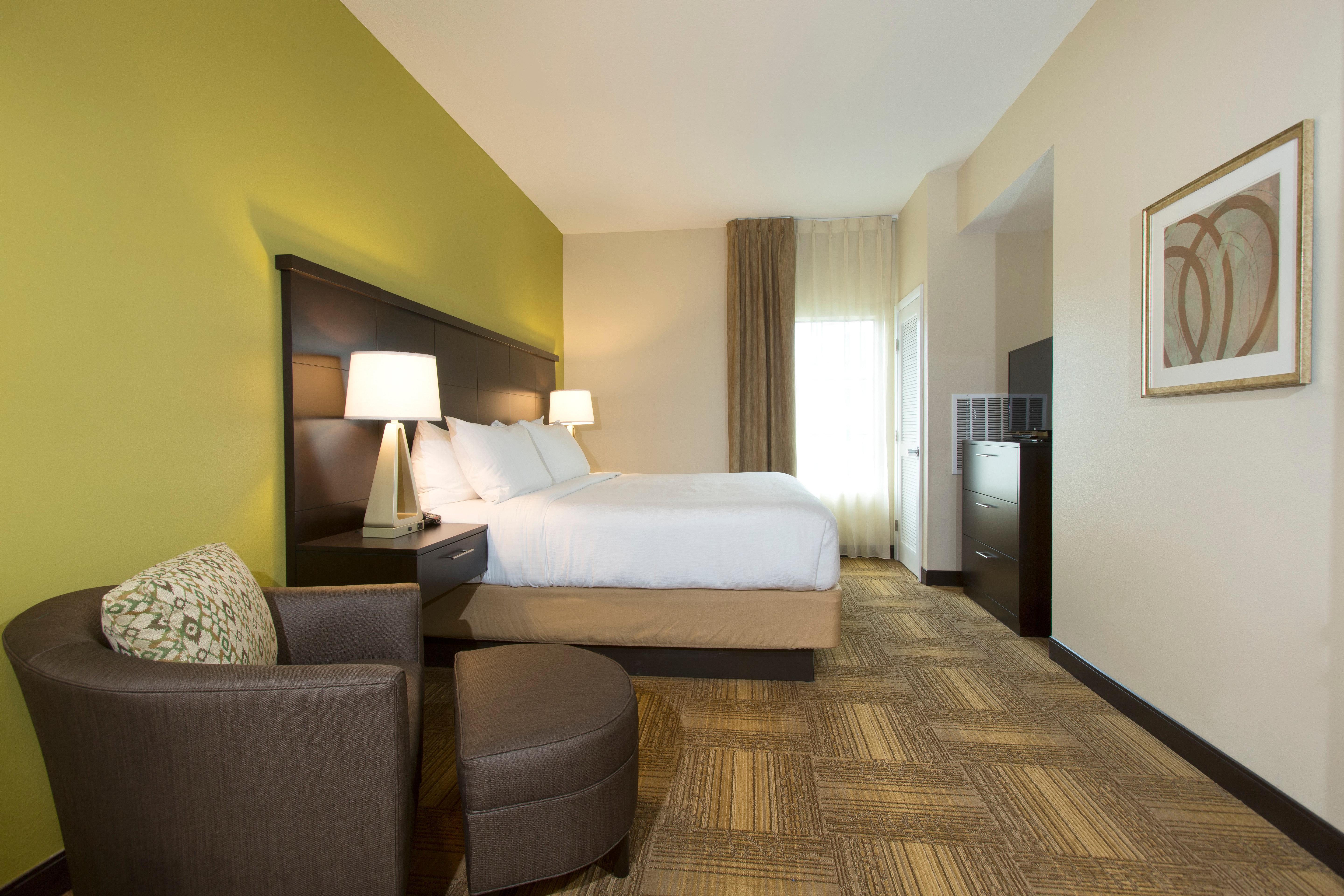 Williamsburg Staybridge Suites Orlando At Seaworld By Ihg - Free Parking & Shuttle To Seaworld Parks מראה חיצוני תמונה