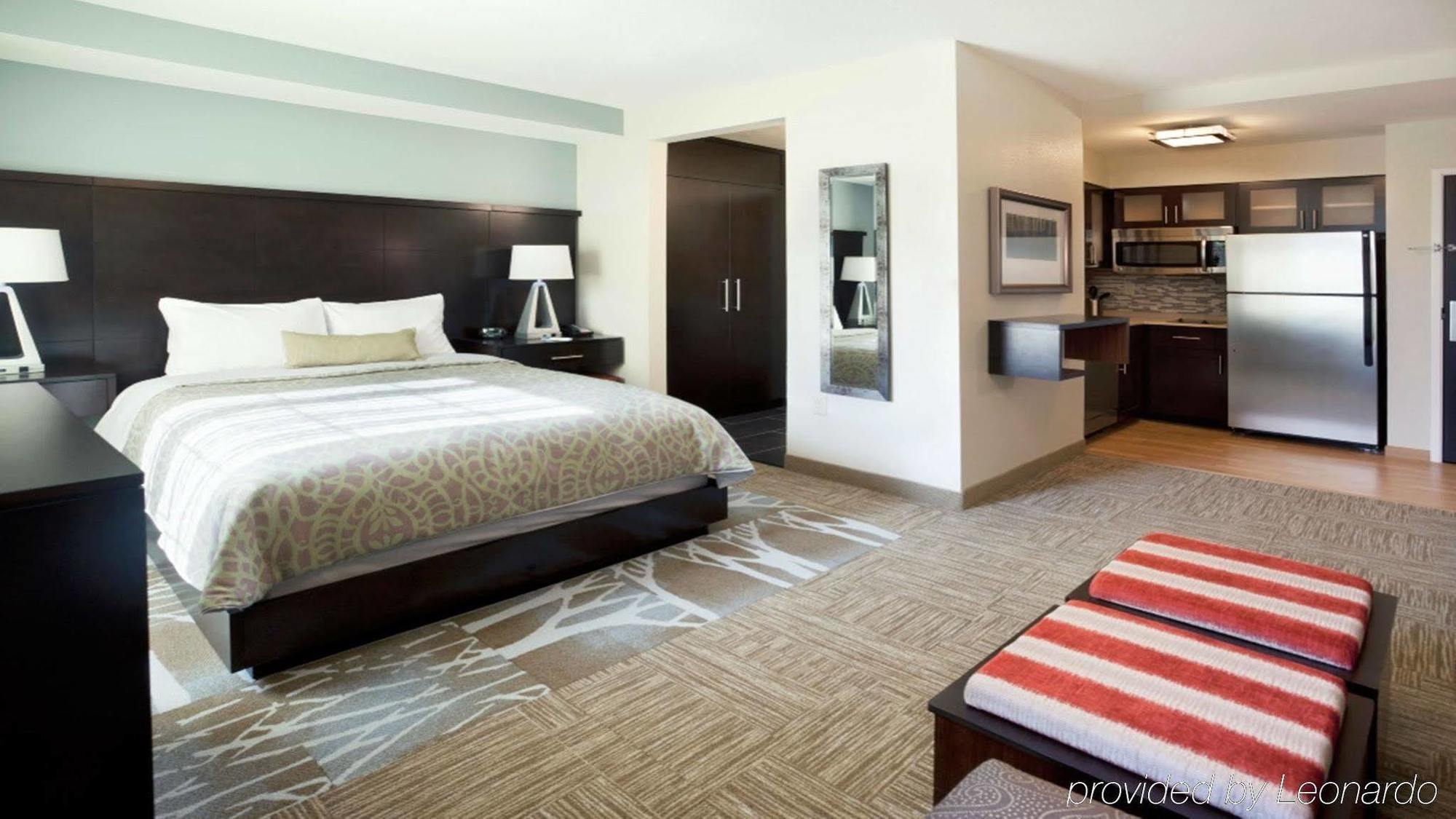 Williamsburg Staybridge Suites Orlando At Seaworld By Ihg - Free Parking & Shuttle To Seaworld Parks מראה חיצוני תמונה