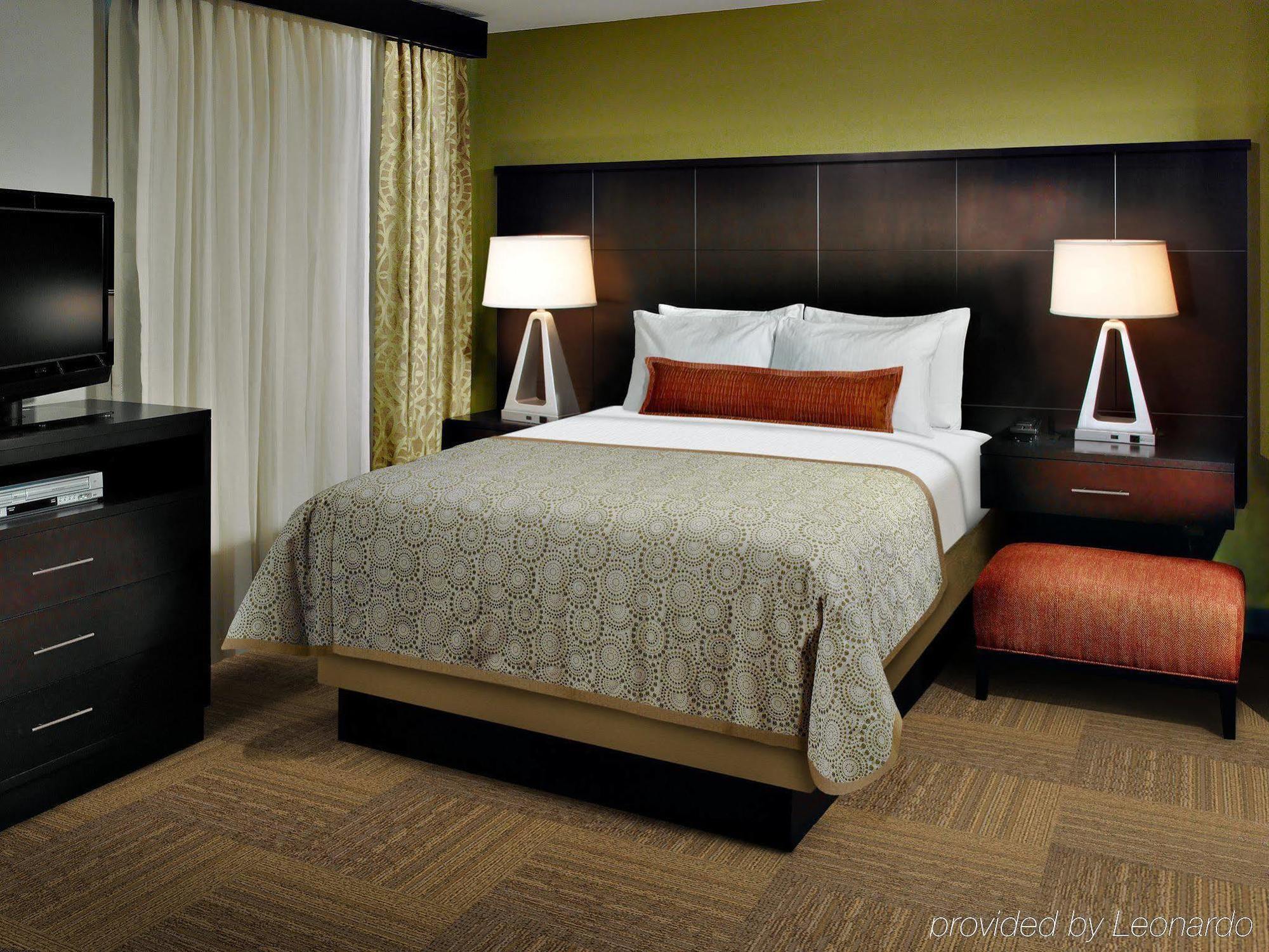 Williamsburg Staybridge Suites Orlando At Seaworld By Ihg - Free Parking & Shuttle To Seaworld Parks מראה חיצוני תמונה